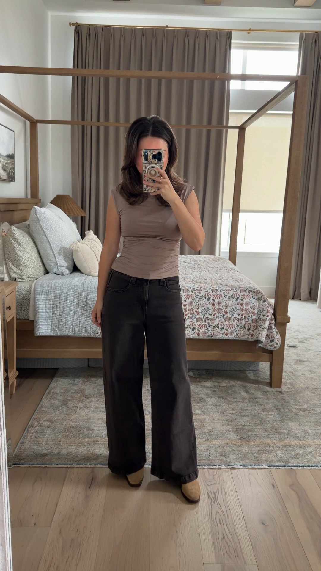 Chocolate brown wide leg jeans for the petite win !! Jeans 26 petite top small

#LTKPetite #LTKgrwm