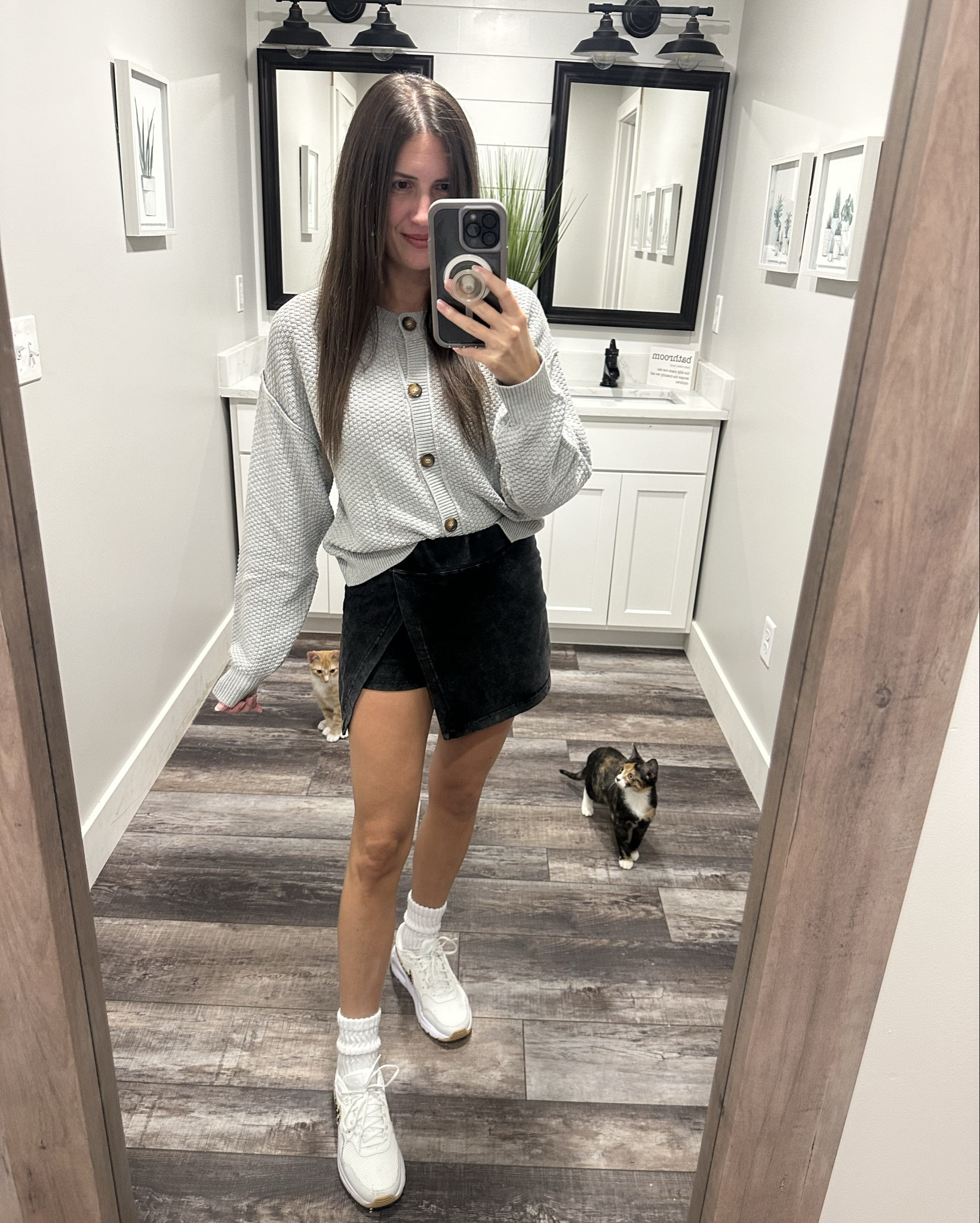 Fall comfy fit 🍂🍁

I’m wearing a medium in the cardigan for a more oversized fit. I usually wear small  

#LTKSeasonal #LTKFindsUnder50 #LTKStyleTip