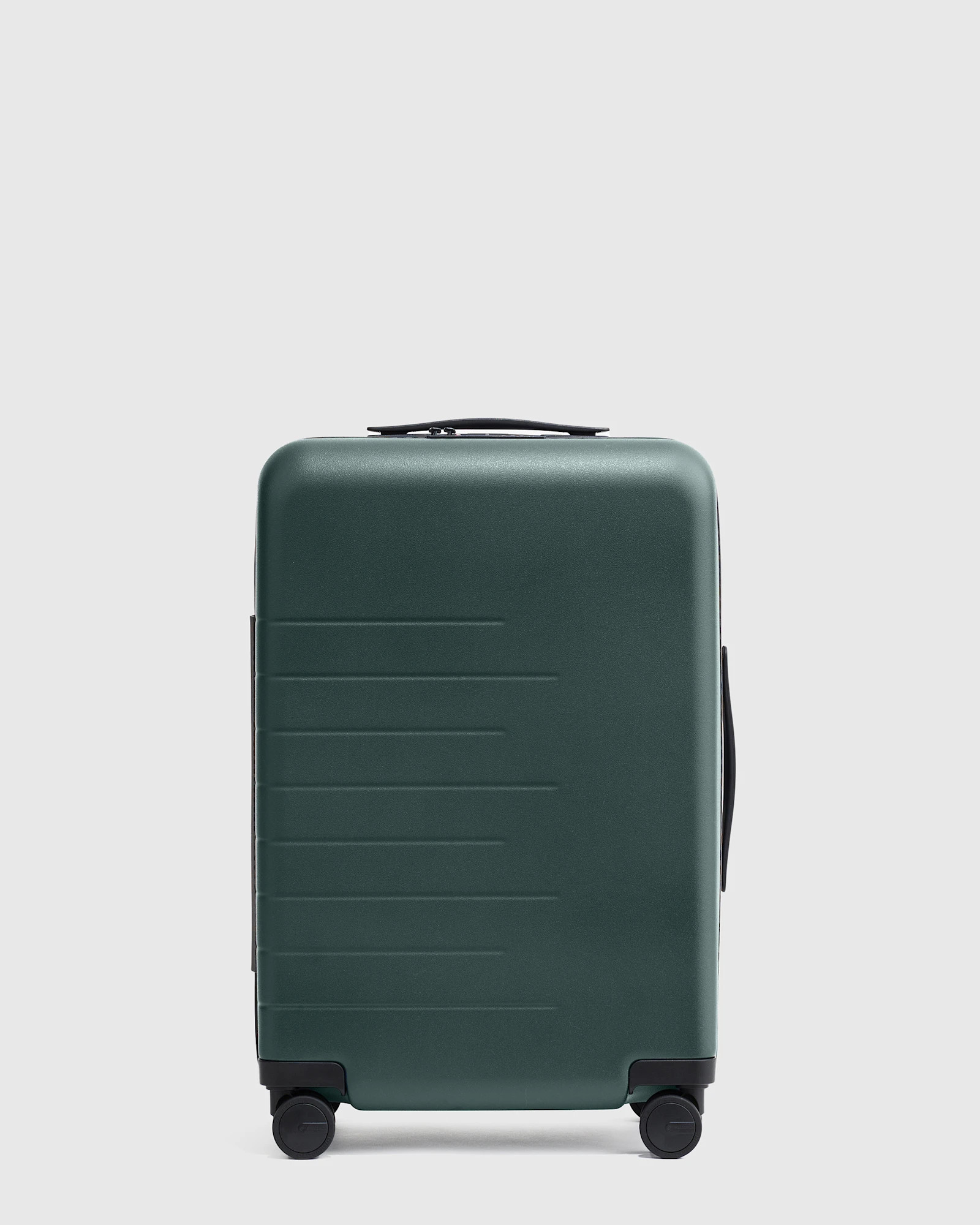 Quince | Expandable Carry-On Hard Shell Suitcase 21"" in Navy, Polycarbonte | Quince