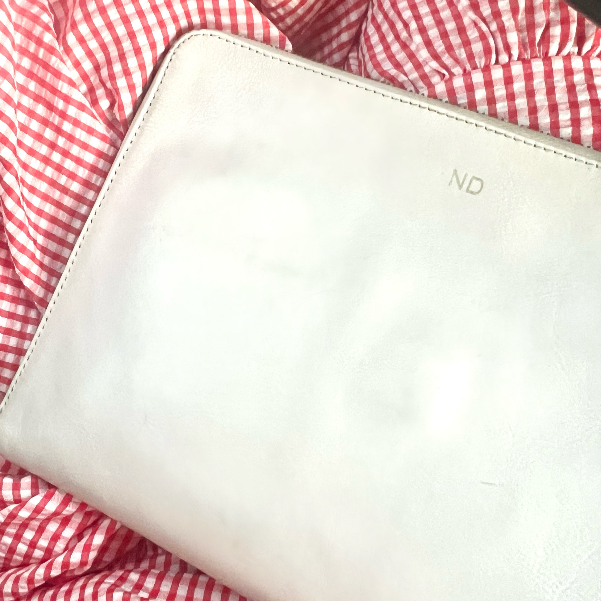 Coming In Clutch ✨
… this white leather clutch from Mark & Graham w my initials embossed on it is one I grab time and again, in every season. I love this brand, linking my current 5 clutches from them (including this one, the ‘Commute’, currently available in other colors). They make excellent gifts for just about everything / everyone, including yourself!



#LTKItBag #LTKFindsUnder100 #LTKSeasonal