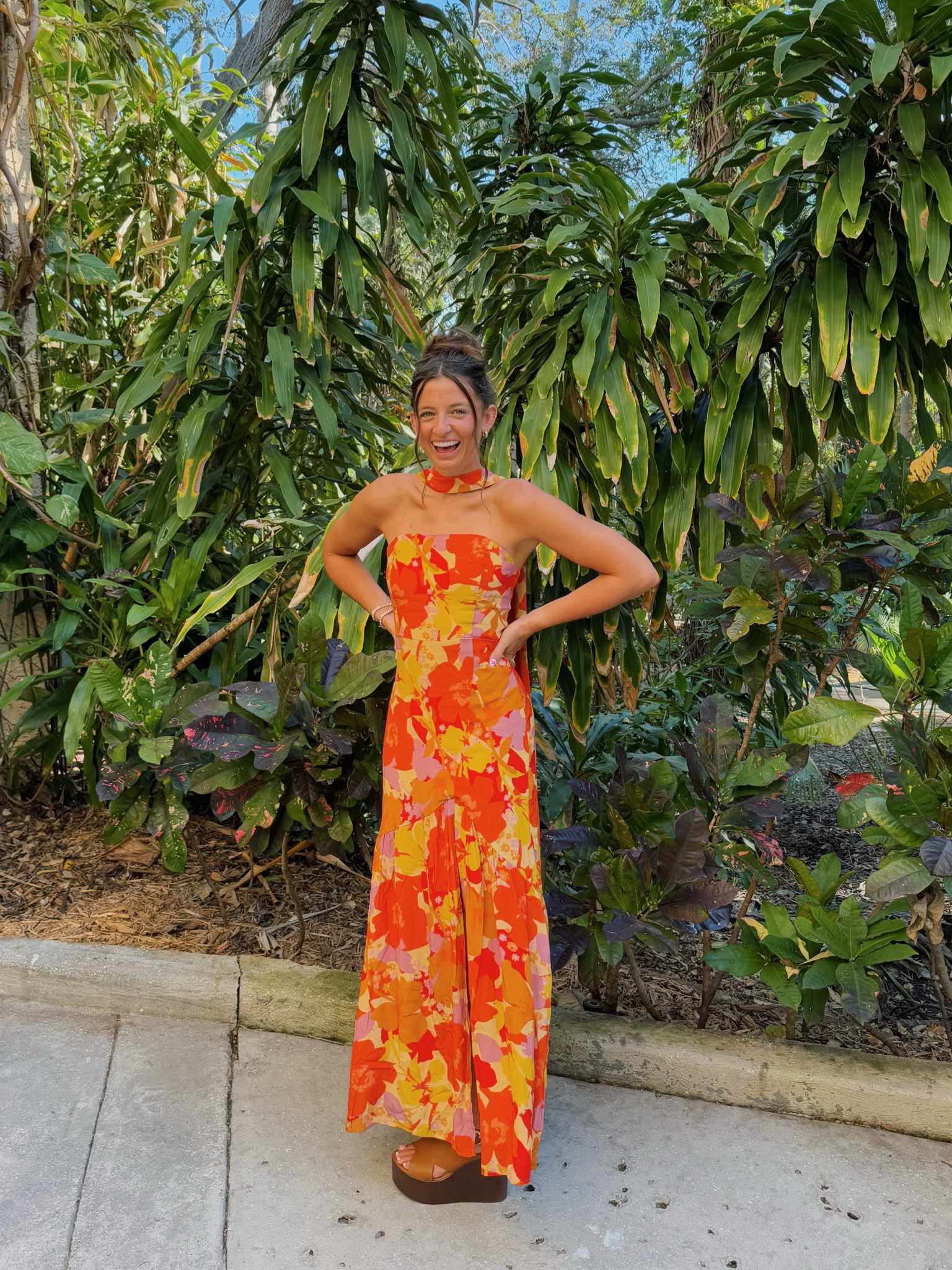 size XS fits true to size with a tie up in the back 
Code: nataliez20 
Wedges are SO comfortable 🫶🏼

#LTKFindsUnder100 #LTKMostLoved #LTKSeasonal