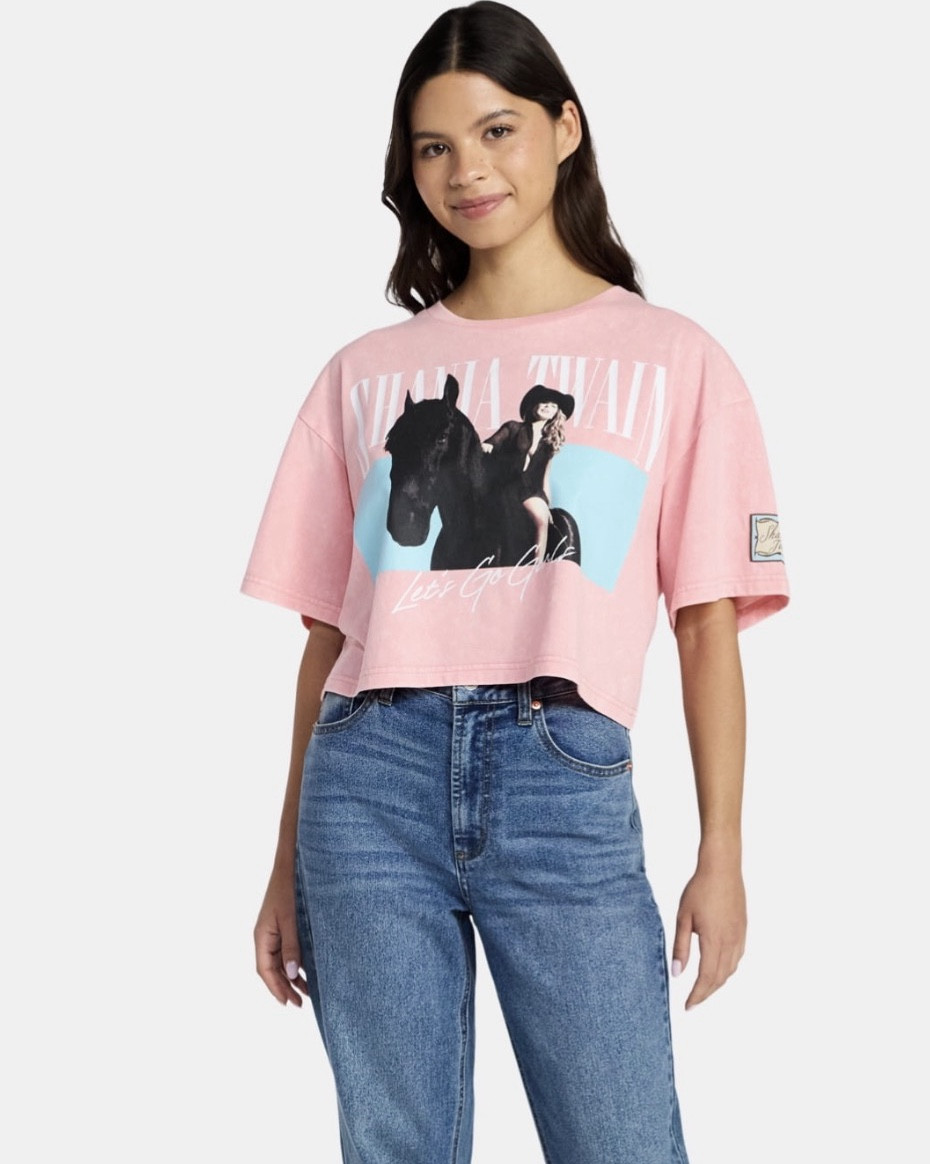 When I saw this shirt at Walmart, I had to have it. I’m a huge Shania fan. 

#shaniatwain #shaniatwainmerch #walmartfinds #cutecroptops #croptops #fashionn