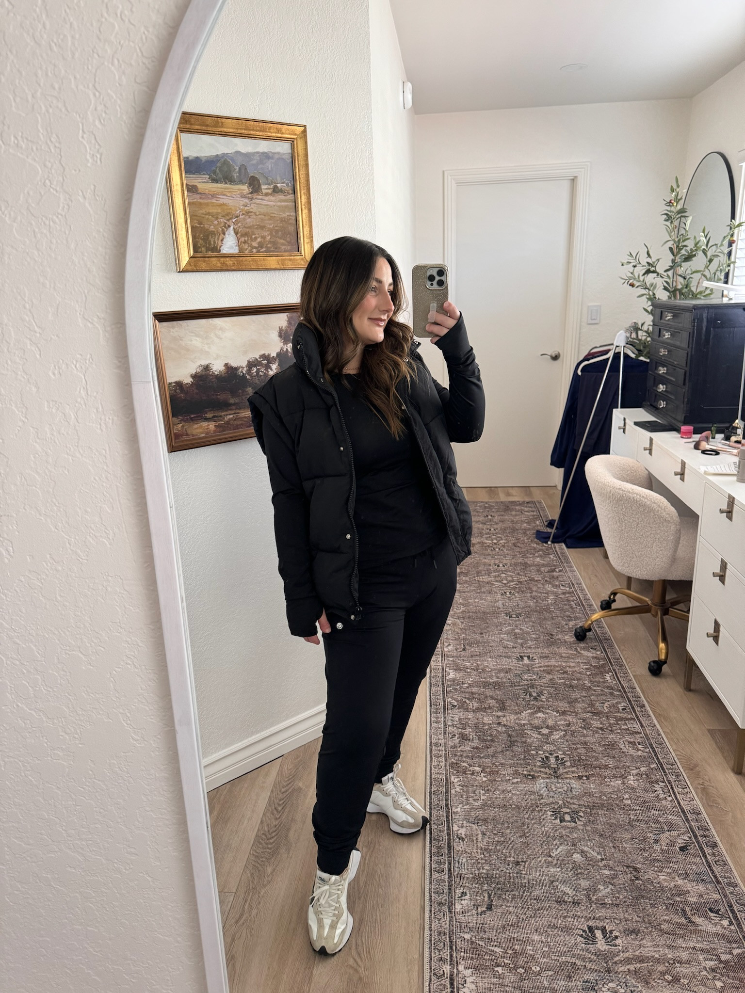 Activewear set from amazon! Petite friendly!

Fleece joggers size medium 
Fleece top size small 
Vest size small
Sneakers run tts

Petite activewear, amazon finds, workout clothes, winter must-haves 

 

#LTKSeasonal #LTKActive #LTKFitness