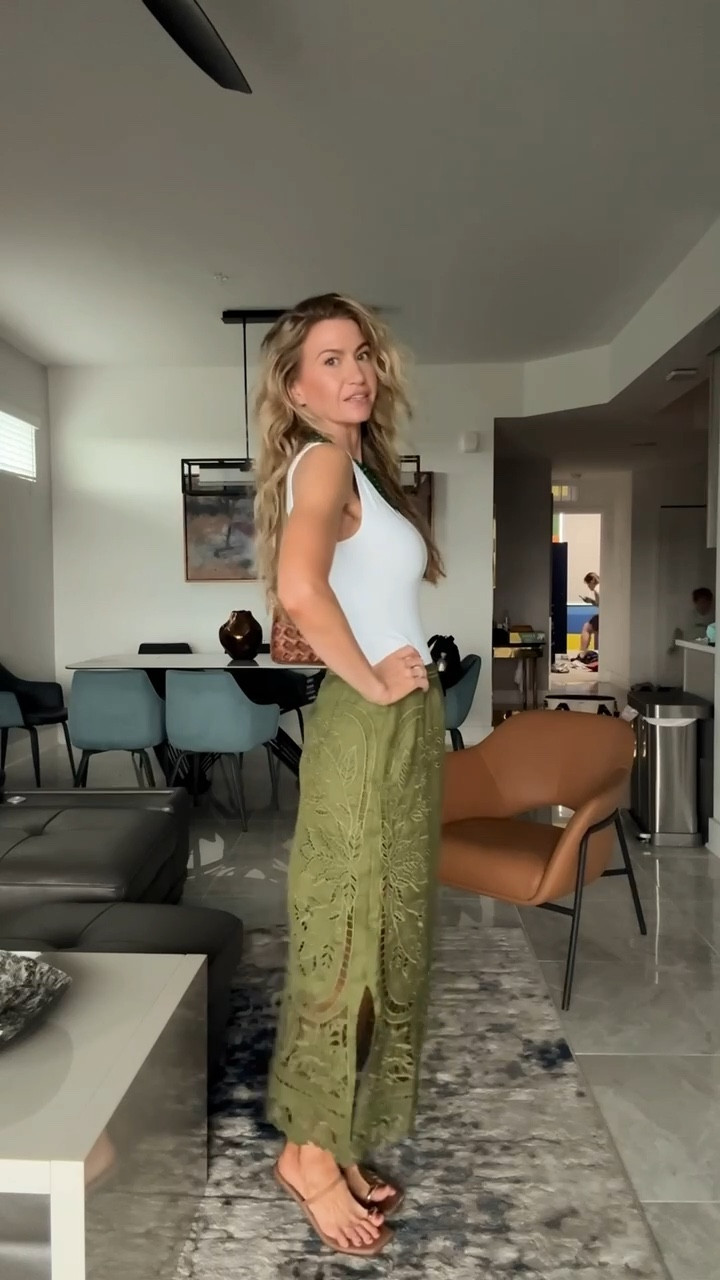 Dinner outfit! 
Top: wearing size small
Skirt: wearing size XS
Sandals: run small, size up one size 

#LTKSeasonal #LTKgrwm #LTKootd