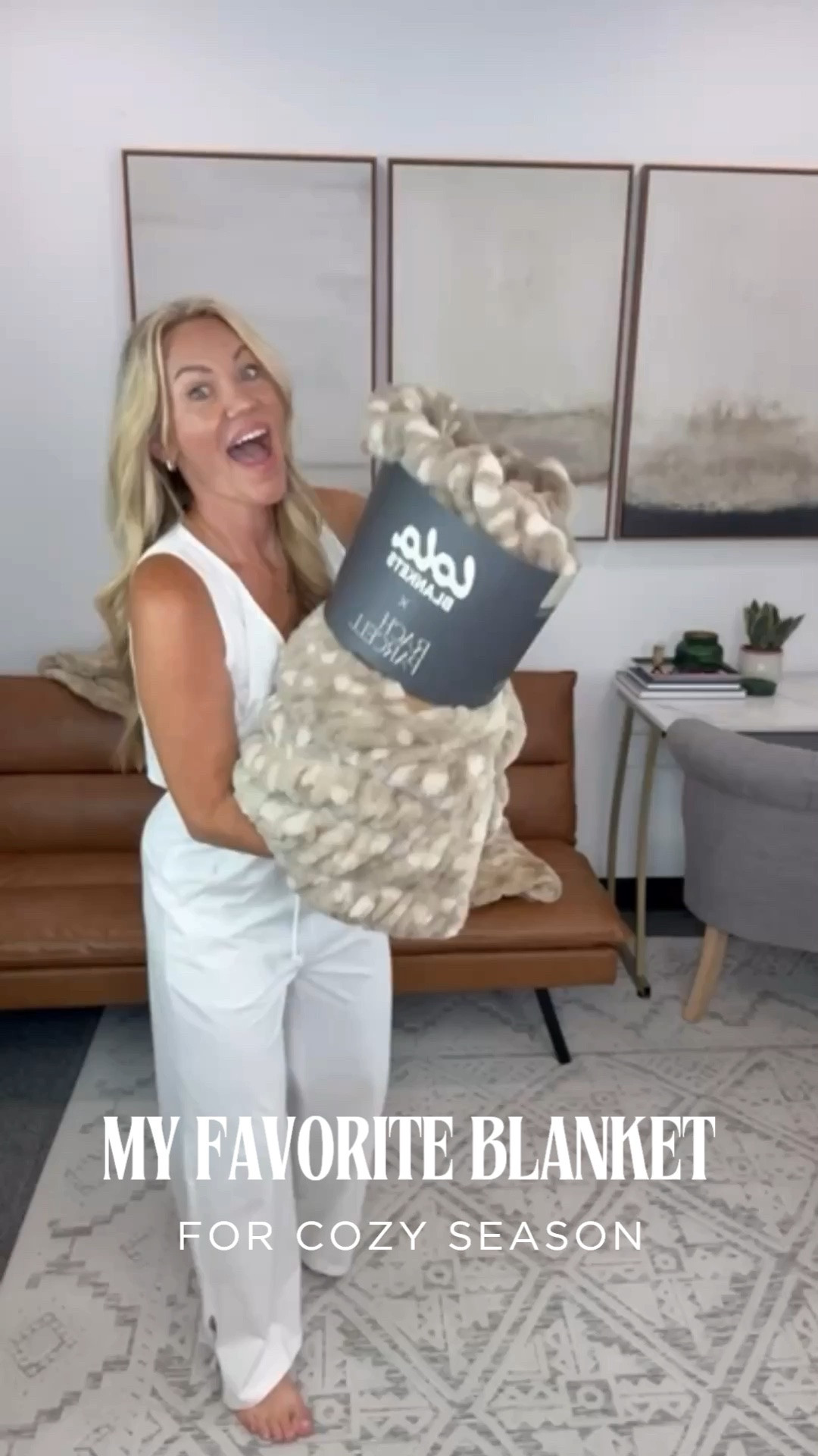 The blanket I start pulling out long before the weather actually cools down. It’s oversized, ridiculously soft and the kind of cozy that makes it hard to get off the couch.

cozy blanket, soft blanket, oversized blanket, fall home, cozy season, home favorites, neutral home, living room essentials, fall favorites, AudrieDollins

#LTKSeasonal #LTKHome #LTKdayinmylife