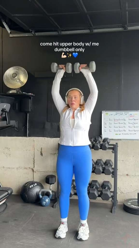 Midsize Gym Outfit of the Day 💙🤍💪👟🎧 

 #LTKfitnessgoals #LTKActive #LTKMidsize