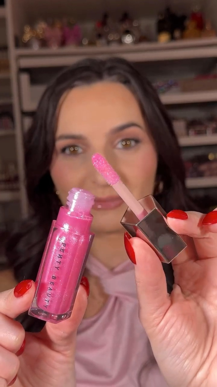 Finally got my hands on the sold out @fentybeauty Wattabrat limited edition lip gloss - and it was worth the wait, this has to be the most stunning shade Fenty has come out with
#newmakeup #fentybeauty #sephorahaul #lipglosses #glossylips

#LTKbeauty #LTKstyletip #LTKSeasonal