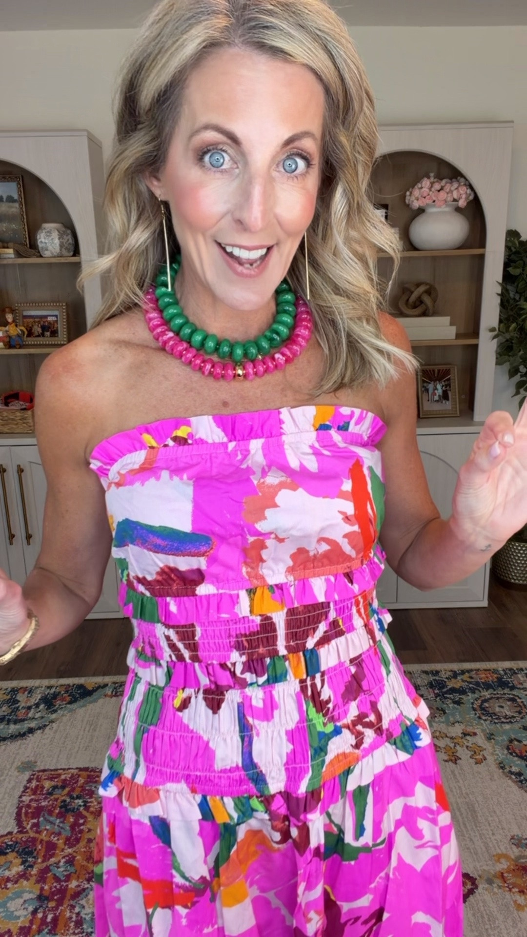 Cue the compliments this Free Assembly strapless dress is your ticket to effortless style! Featuring a flattering strapless, silhouette with supported Mock panels in a breezy tier design just what you need for your next dinner date, vacation or birthday plans. Wearing XS comes in two colors
