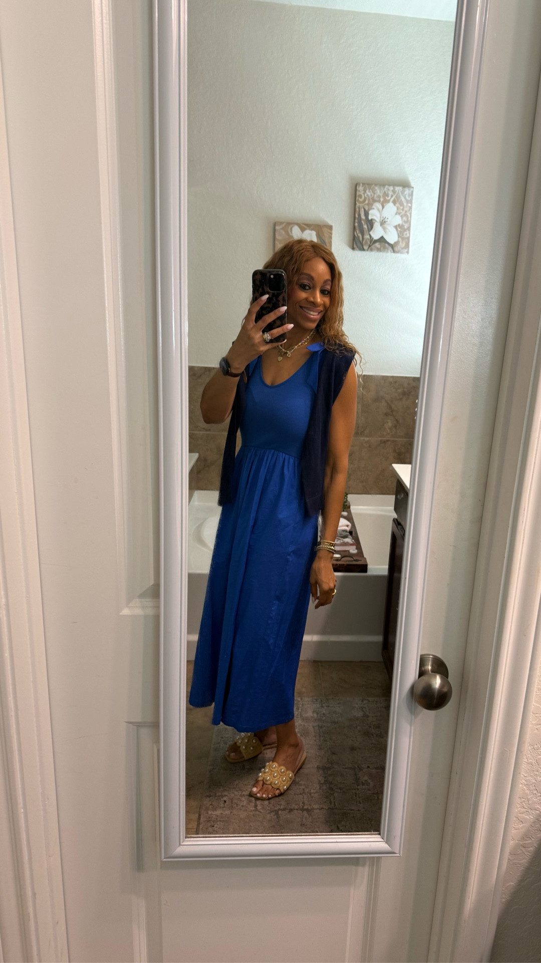 Happy Sunday fun day 💙
Easy, breezy in this comfy blue midi dress—perfect for a laid-back day while still feeling put together.

Tap to shop my look ✨

#LTKootd #LTKOver40 #LTKdayinmylife