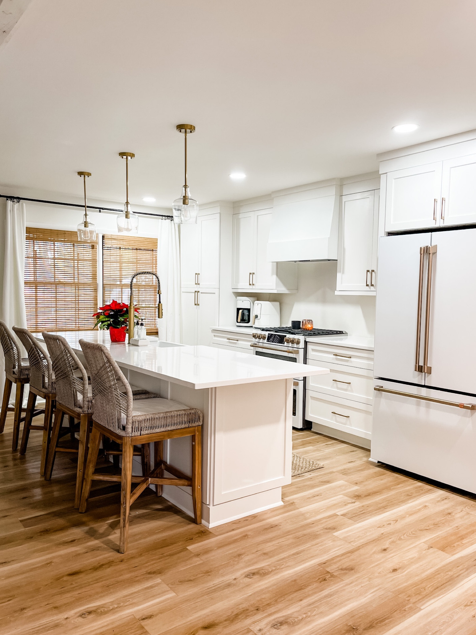 Kitchen Makeover 🤍 #kitchen #home #diy #homedecor

#LTKfamily #LTKSeasonal #LTKhome