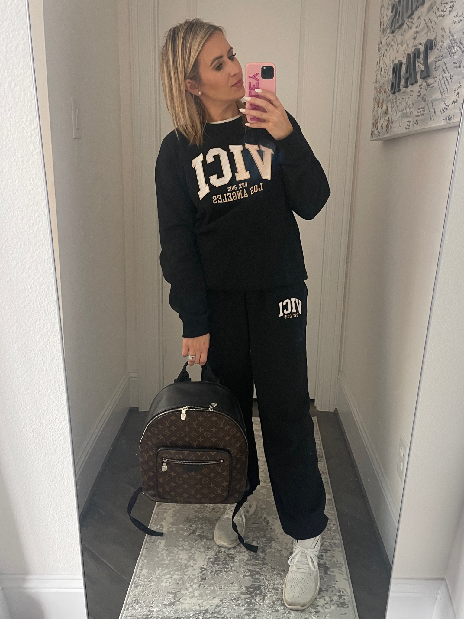 Vici Sweatsuit 

#LTKfindsunder50 #LTKSeasonal #LTKfindsunder100