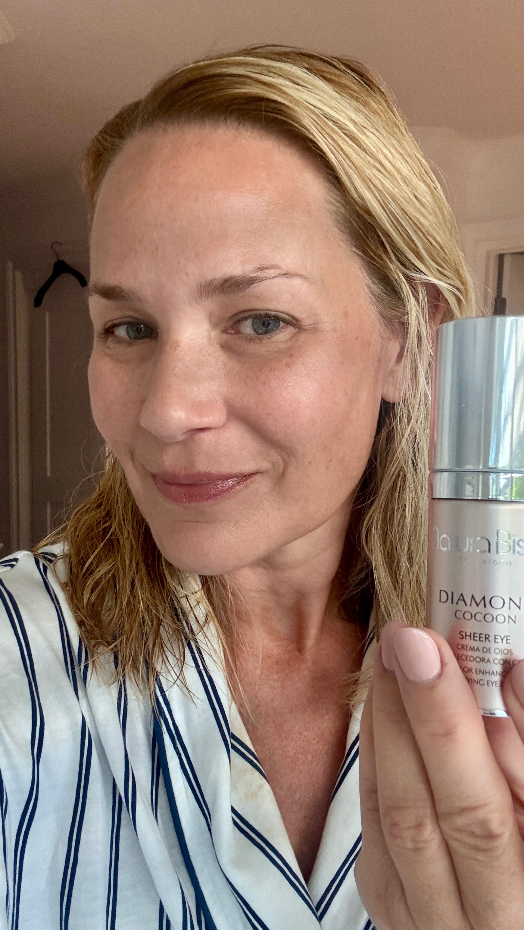 GRWM: Summer make-up series.

This June I will be rounding up my favorite beauty products for you on here and in my weekly newsletter Erin’s Edits (sign up for free via 🔗 in bio - all products featured in this video are linked directly in this week’s newsletter).

This week I shared my go to makeup 💄 heroes - the products that I have tried and tested over the years and can’t live without. Some of them I have purchased and re-purchased and a few of them are new, like this gorgeous tinted eye serum from @naturabisse that has become my new holy grail product to erase dark circles and add a dewy glow under my tired eyes in the mornings.

DM me or comment SHOP below and I will send you the link to shop all the products on my @shopmy page.

#erinsedits #beautyblogger #shopmy #gift #naturabisse #eyecream #darkcircles #bestmakeupformatureskin #over40beauty