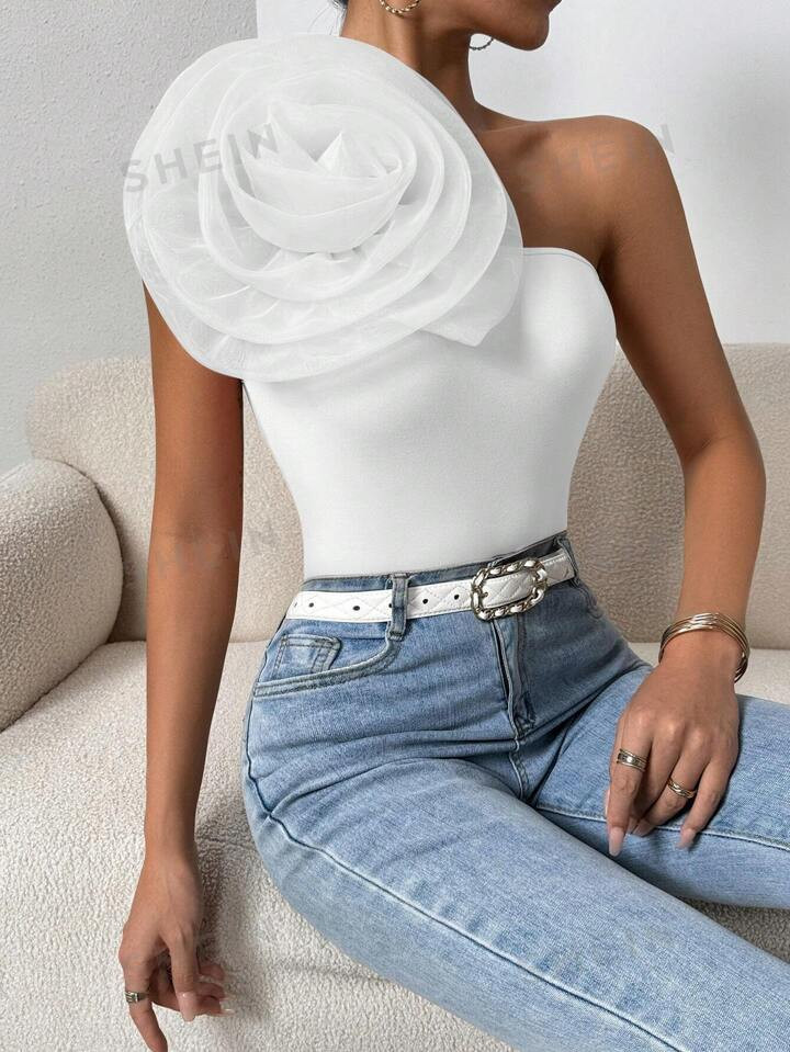 SHEIN Privé Exaggerated 3d Flower Decorated Top4.90(1000+) | SHEIN