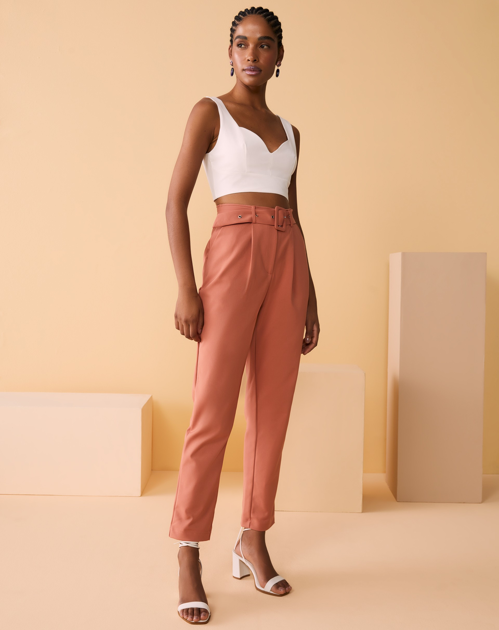 CALÇA SLIM COM CINTO FORRADO | Amaro (BR)