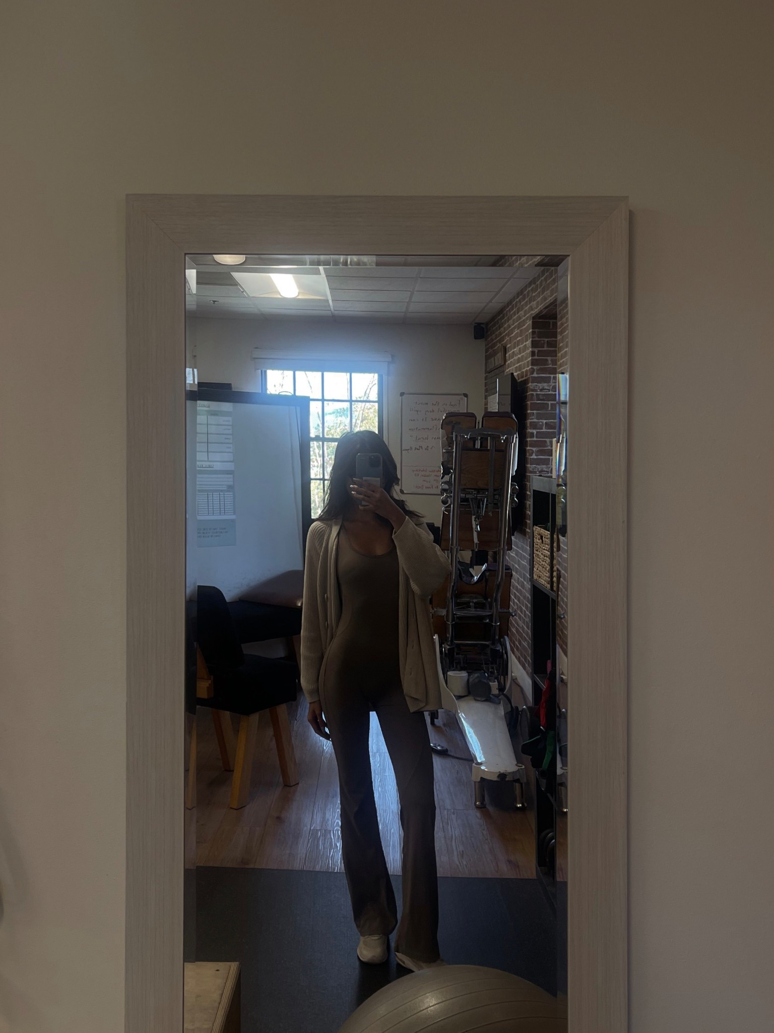 I can’t help but love a good gym fit, especially as the days start to cool down. There’s something about sleek activewear that feels both comfortable and put-together, even as a fall outfit. 

Plus, it’s one of the easiest looks to style and layer as we move further into fall and winter 🖤

For reference, I’m 166.37 cm/5’5.5” ft & 105 lbs. 