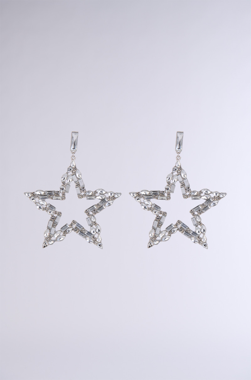 OVER DRAMATIC EARRINGS | AKIRA