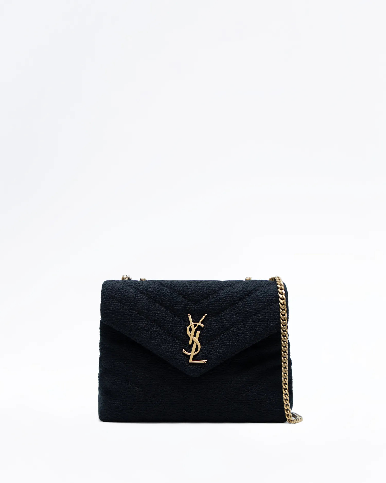 HomeHow It WorksClub PerksApply nowMerch Shop | Vivrelle