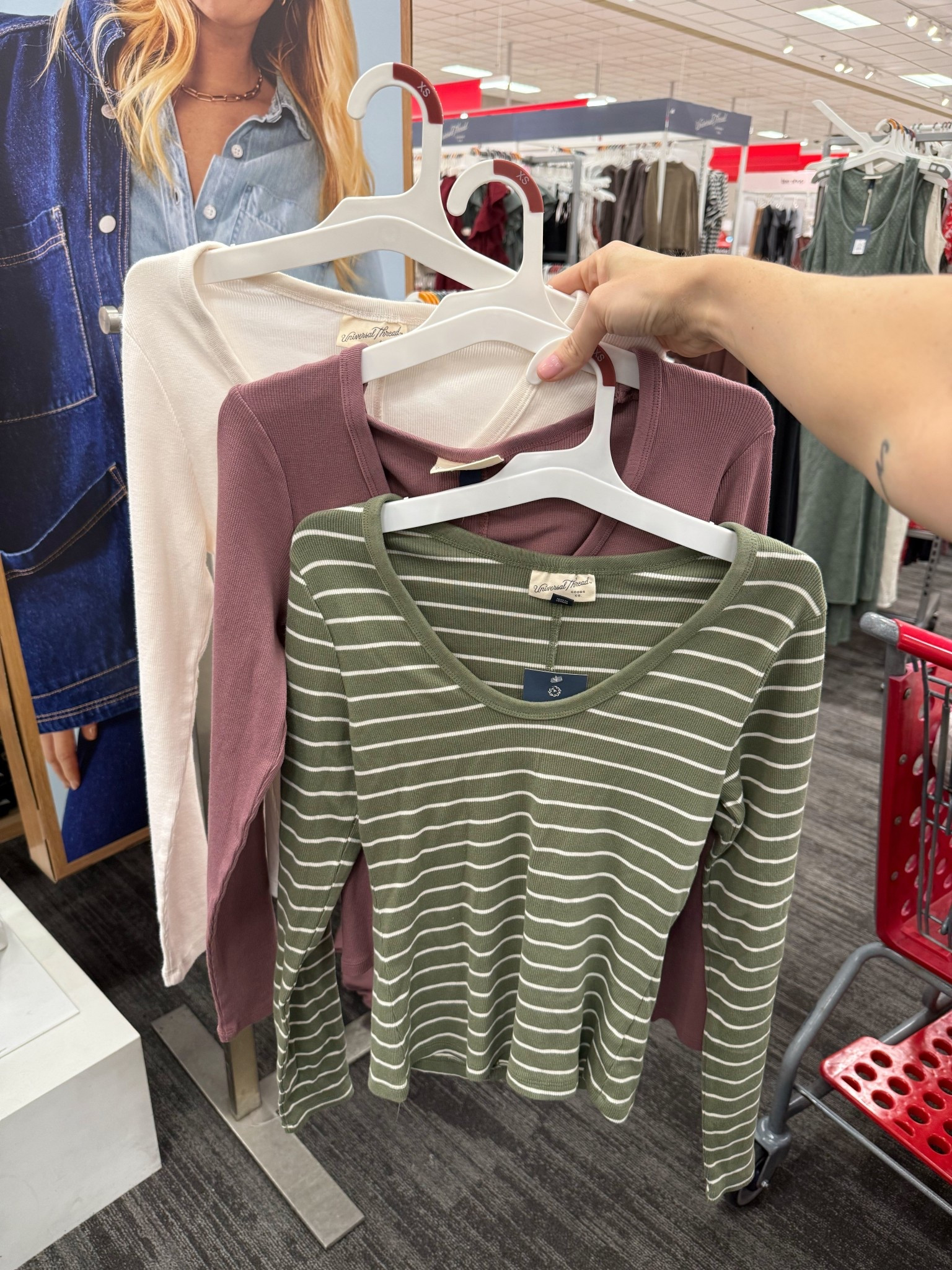 Universal Thread scoop neck tees at Target 

#LTKStyleTip #LTKFindsUnder50 #LTKSeasonal
