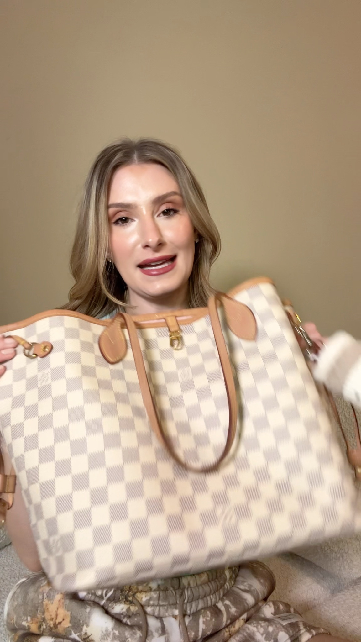 I know people like to hate on the neverful but I am 100% confident that she will be the it bag again in a couple of years. It’s practical and good quality and some of us still think she’s a cutie 😉
I linked some preowned neverfuls that still look like they are in amazing shape as well as the exact bag insert I use 

#LTKItBag #LTKStyleTip