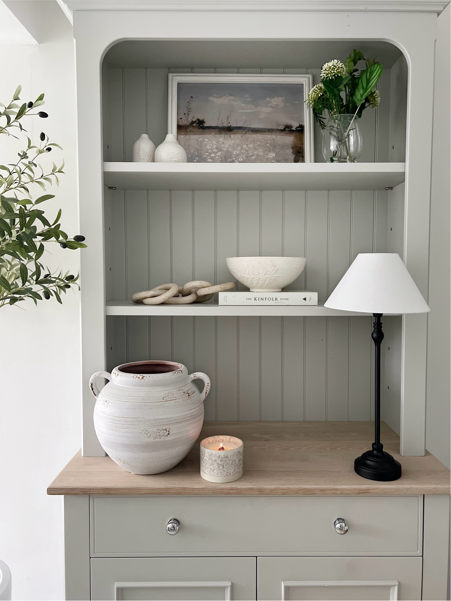 Shelf styling inspiration 


#LTKeurope #LTKuk #LTKhome