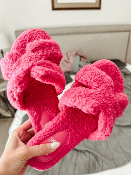 Slippers // Walmart finds // summer slippers // gift idea for her // comfy 

#LTKTravel #LTKFindsUnder50 #LTKSaleAlert