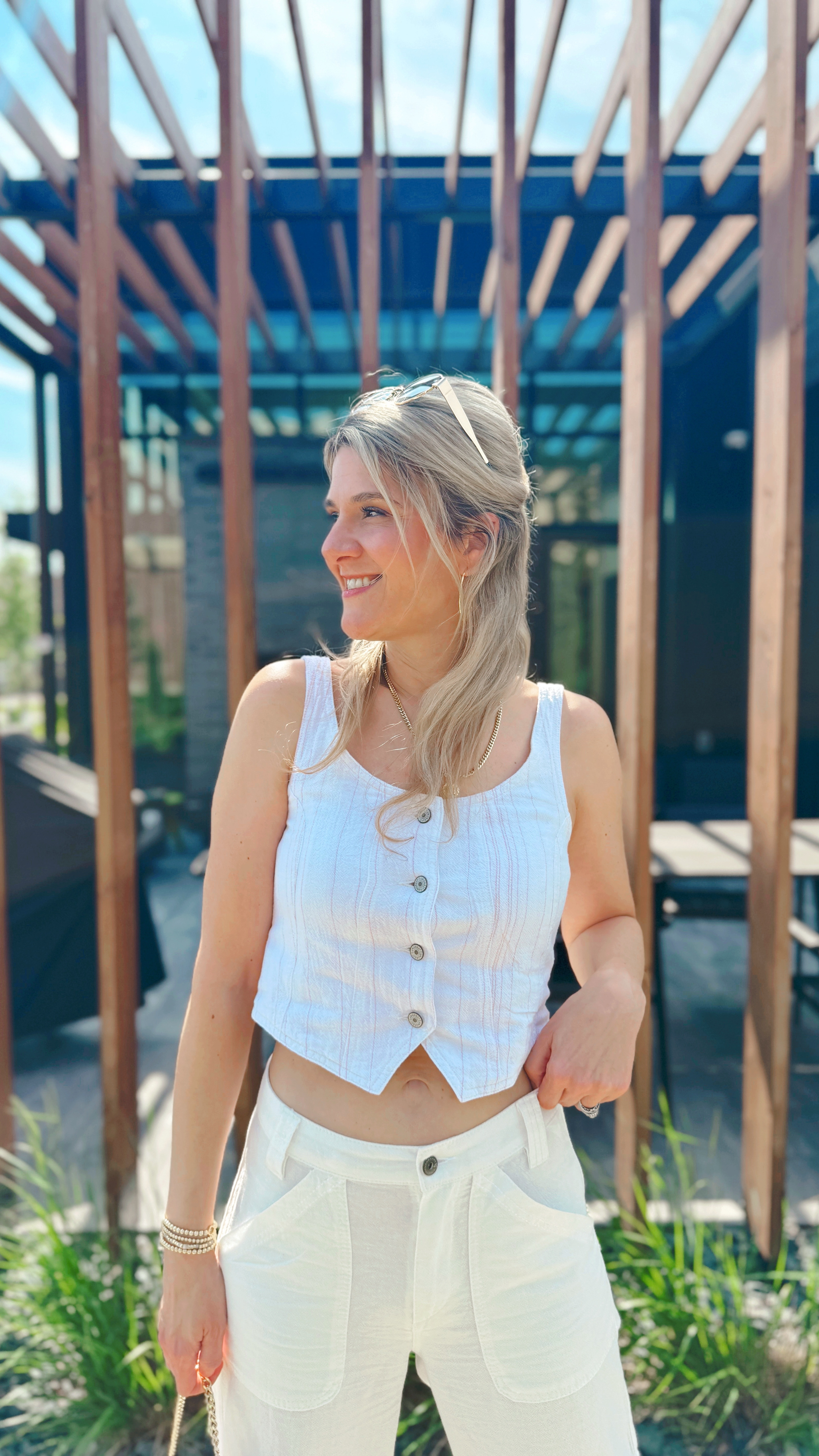 Serving looks for every summer mood ☀️
From a coffee run to beachside chill, I styled a few Unionbay pieces my way — comfy, bold, and full of that good summer energy.

💛 Floral shorts for a quick caffeine fix
🧡 Cargo pants + striped tank = brunch-ready
💗 Halter + wedges = date night vibe
💙 Denim shorts + straw hat = poolside perfection

✨ Use code MINJA10 for 10% off at Unionbay



#LTKStyleTip #LTKTravel #LTKSummerEdit