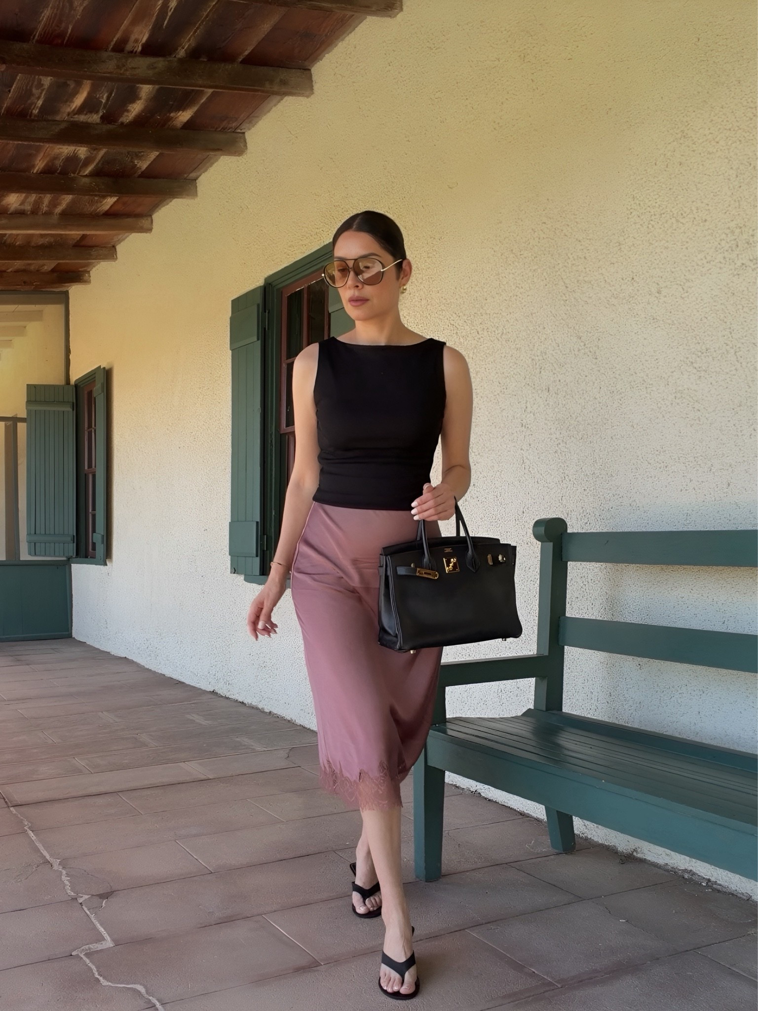 OOTD
Wearing size S on lace trim skirt
Shoes thong sandals true to size abe very very comfortable
