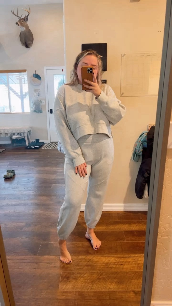 Neoknit on sale! These are my fave sets for athleisure and at the gym! Code "AFLTK”

#LTKSpringSale #LTKfitness #LTKmidsize