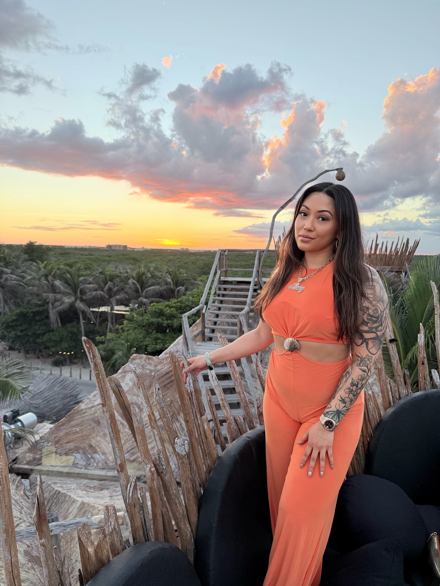 Tequila sunsets hit different when you are the view 🌅✨
•
•
•
#tequilasunset #tulumstyle #vacationoutfit #resortwear #bachelorettetrip