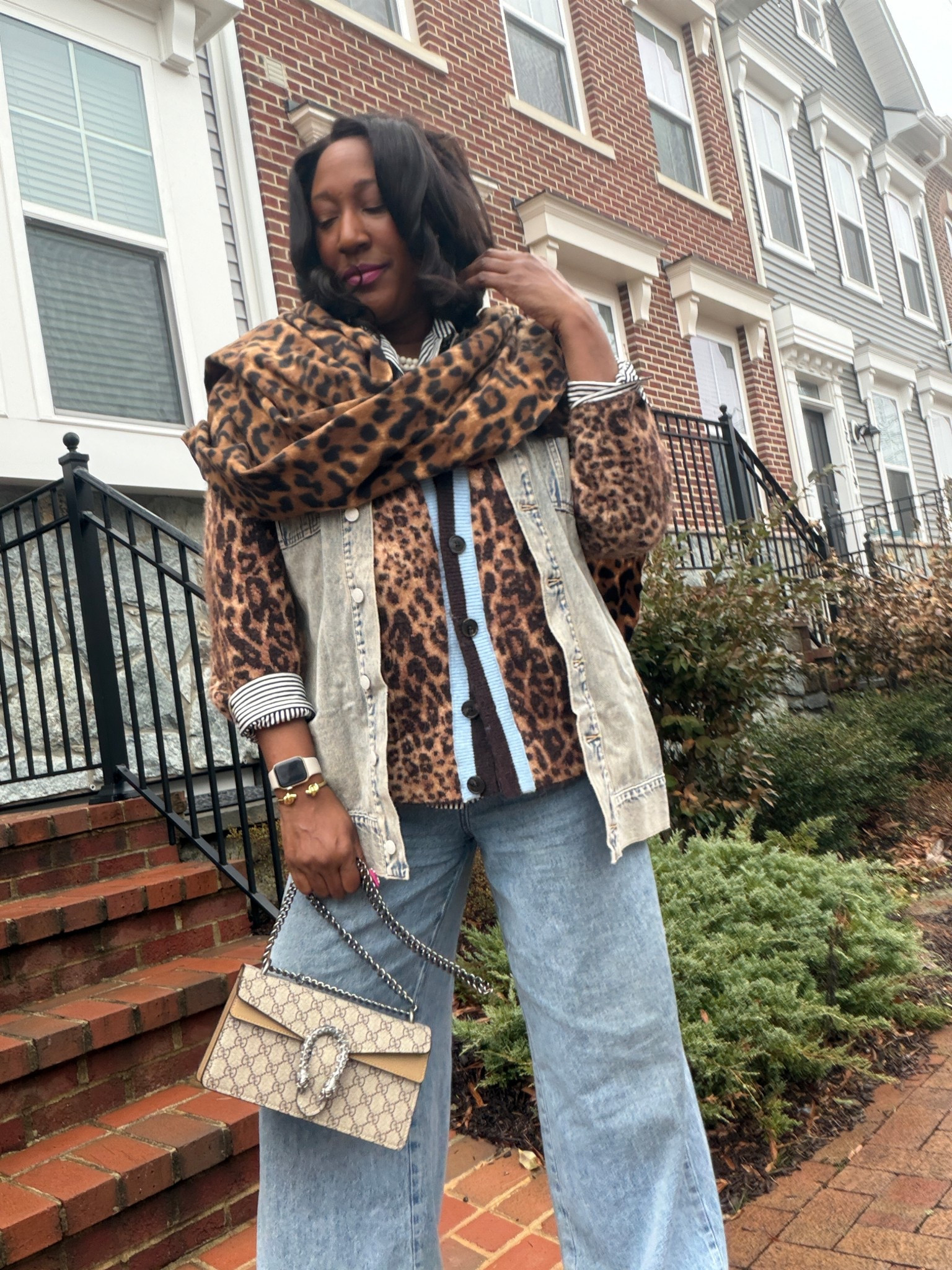 A cute casual look for Day 1 of a weekend with my students and my girls! I’ll never get over denim and leopard-it’s the perfect combo 💙🐆💙

#OOTD
#teacher 
#teachersofinstagram 
#contentcreator 
#fashionlover

#LTKOver40 #LTKTall #LTKootd