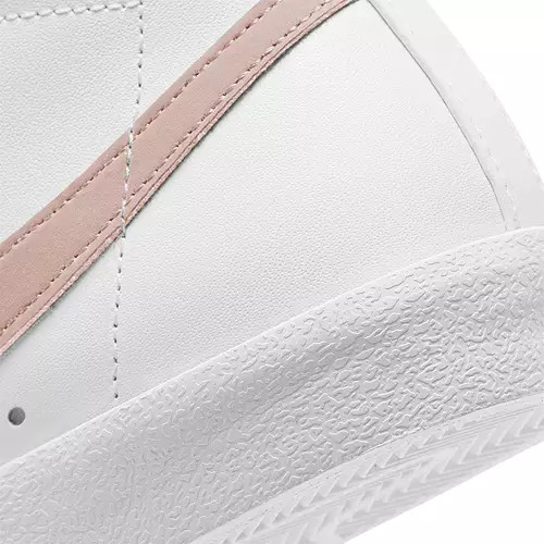 Nike Women's Blazer Mid 77 Shoes | Dick's Sporting Goods