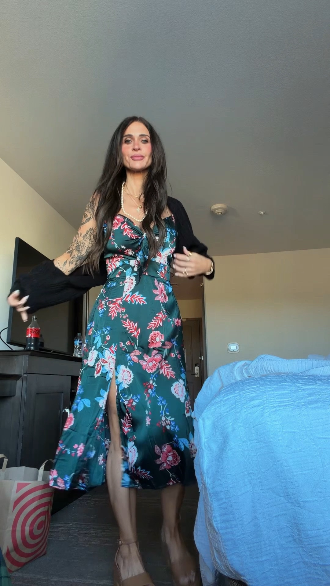 Hotel room ootd check

This dress is so cute and comes in about 12 different patterns and colors. I got a size medium so I’d say it’s True to size. 

Spring dresses 
Easter dress
Women’s spring outfit
Brunch outfit
Summer dress 
Bridal shower outfit 

#LTKootd