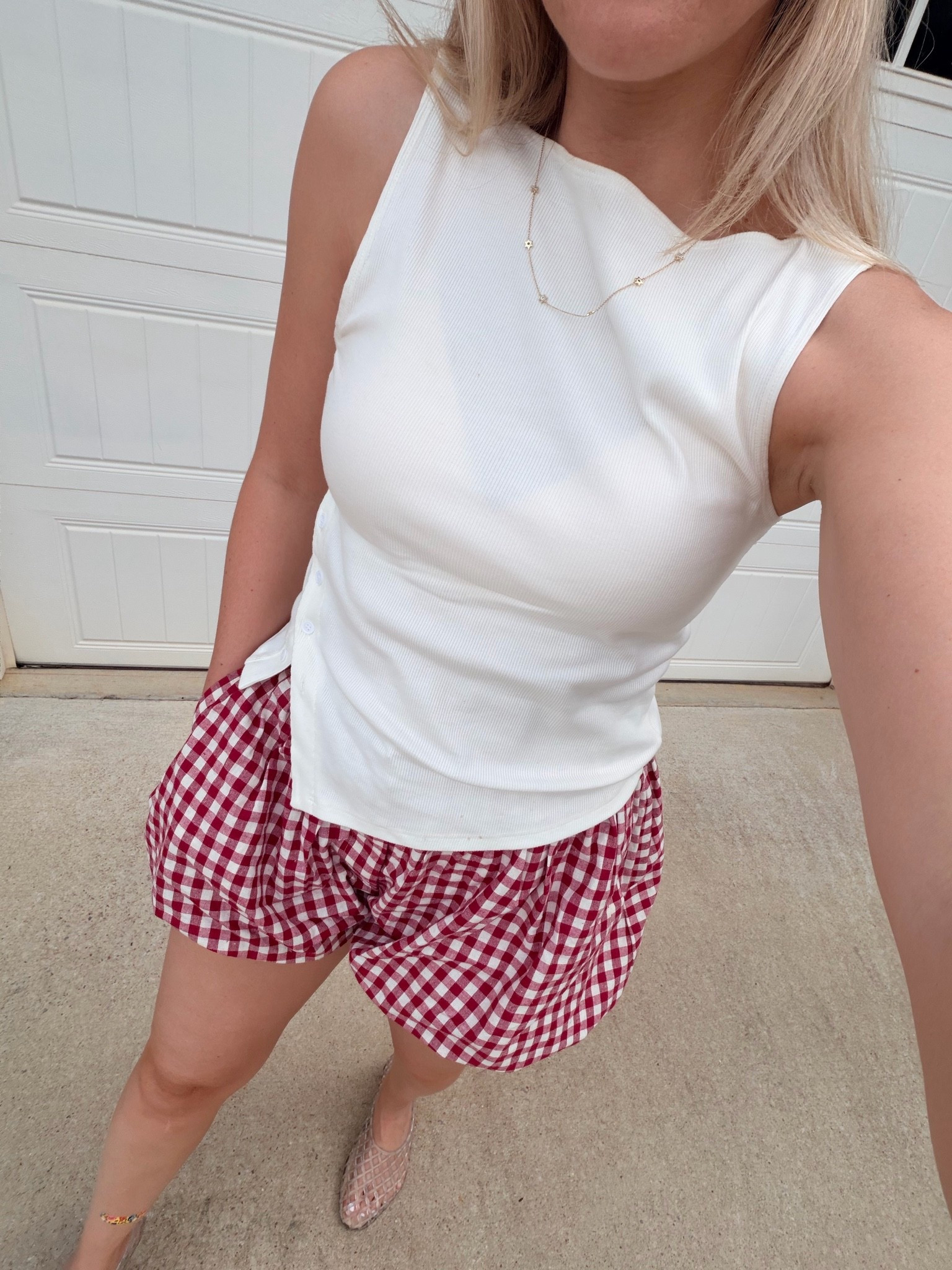 Americana summer forever! I’m even starting to think bama games in the fall 🔥 love these bubble shorts and asymmetrical tank. Wearing Medium in both