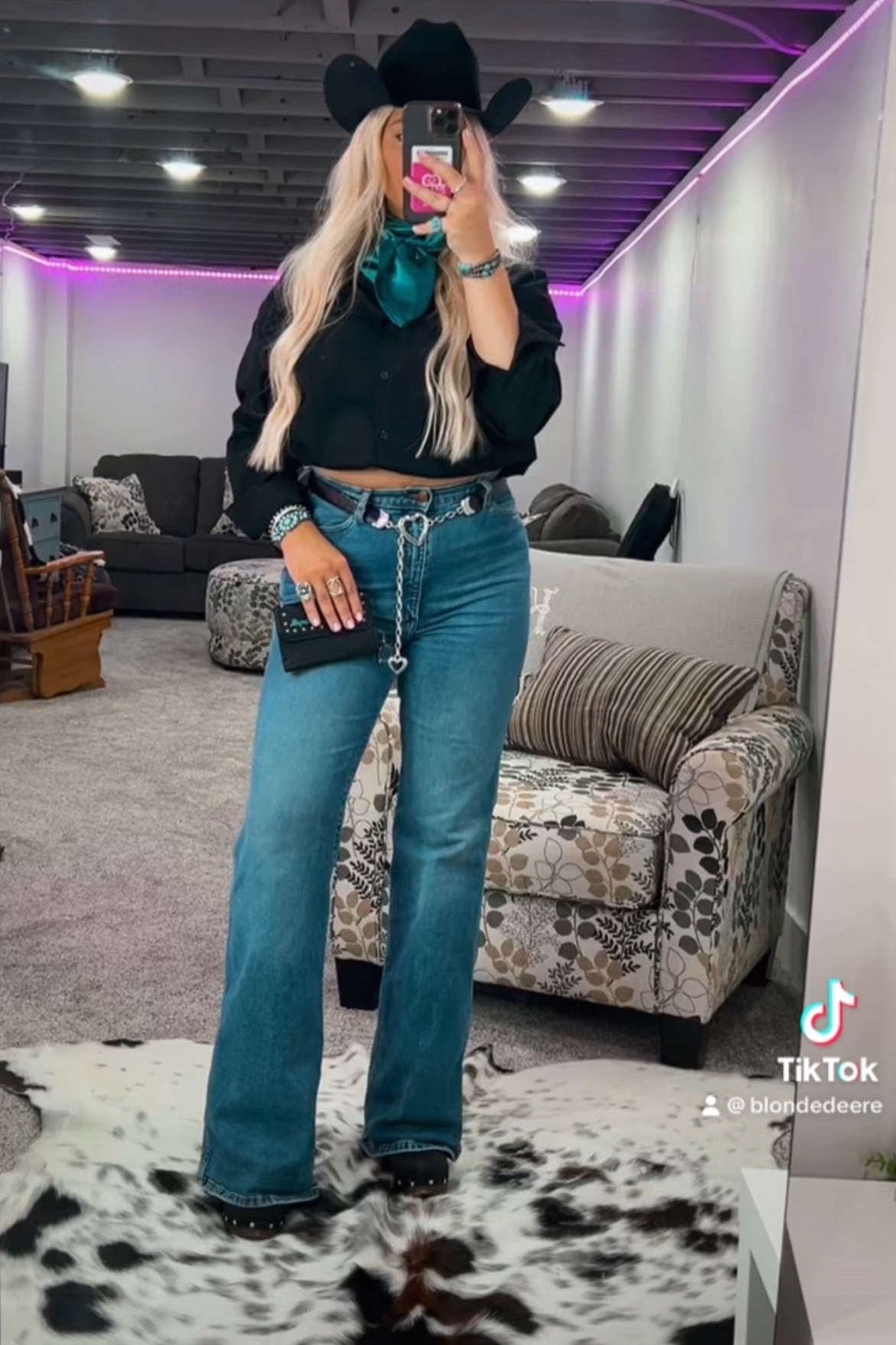 Punchy western fashion
Winter outfit

#LTKsalealert #LTKCyberWeek #LTKHoliday