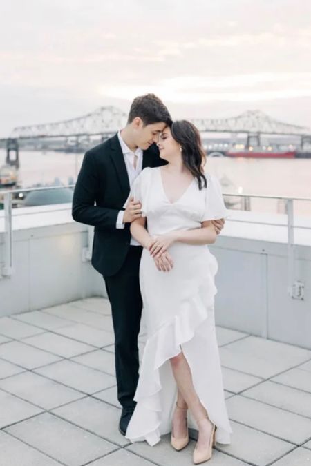 This white dress with sleeves is perfect for engagement photos! Available in plus sizes too!

Plus size engagement dress, plus size engagement photo dress, white engagement photoshoot dress

#LTKunder100