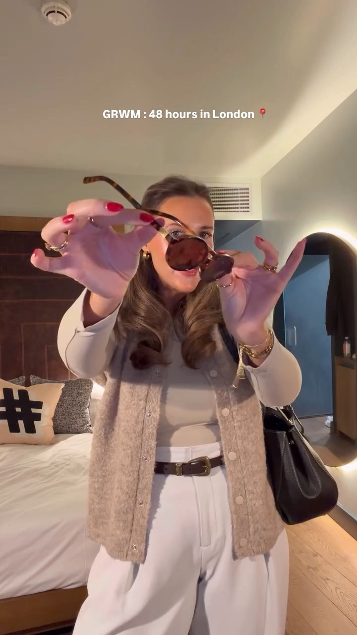 ITS COMFY BUT IT LOOKS GOOD : Very me. Always me 🤭 48hours in London to kick off a VERY RnB theme Christmas party with @tkmaxxuk 🕺🏽🥵🪩 eeeek!!!!!! 1 booty shake and a stank face coming up xx