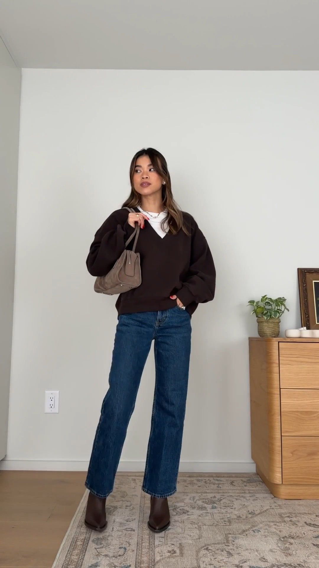 I love this @Quince bag for fall.

Sizing info:
-Abercrombie High Rise 90s Relaxed Jeans (Size 23 Extra short in Dark Wash)
-Aritzia HomeStretch Rib Tune T-Shirt (Size XS in white)
-Arizia Cozy Sweatfleece Mega V-Neck Sweatshirt (Size XS in Cacao Nib Brown)

Aritzia Fall New Arrivals, Aritzia Sweaters, Aritzia best sellers, best pieces from Aritzia for petite, what pants from Aritzia will fit if youre petite, Petite style guide, how to dress if you’re petite, Petite style, petite fashion, mom outfit, mom style, petite pants, petite outfit ideas, petite outfits, best pants for petite, petite denim, Fall style, Fall outfits, vacation outfits, denim for petite,

#LTKootd #LTKSeasonal #LTKWorkwear
