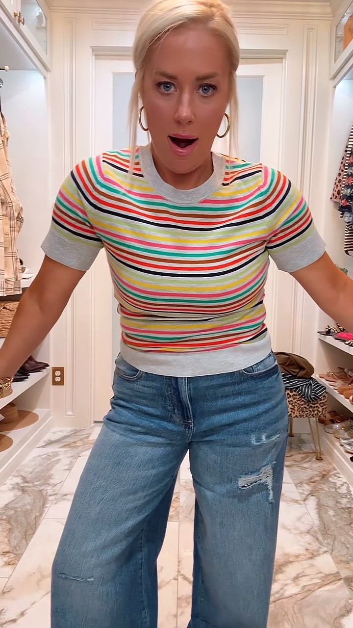 OBSESSED with this sweater top - small