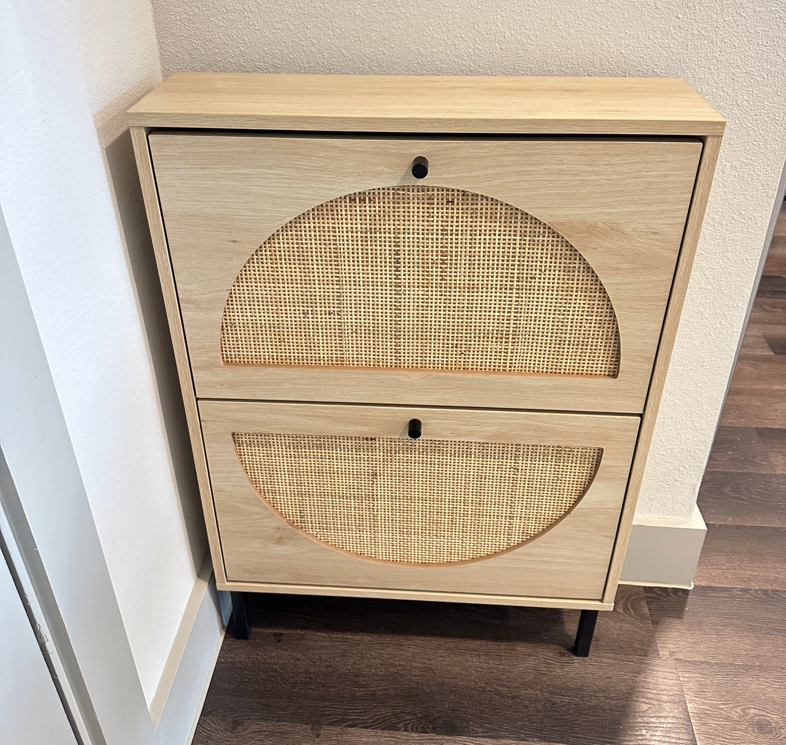Entryway shoe cabinet 👟