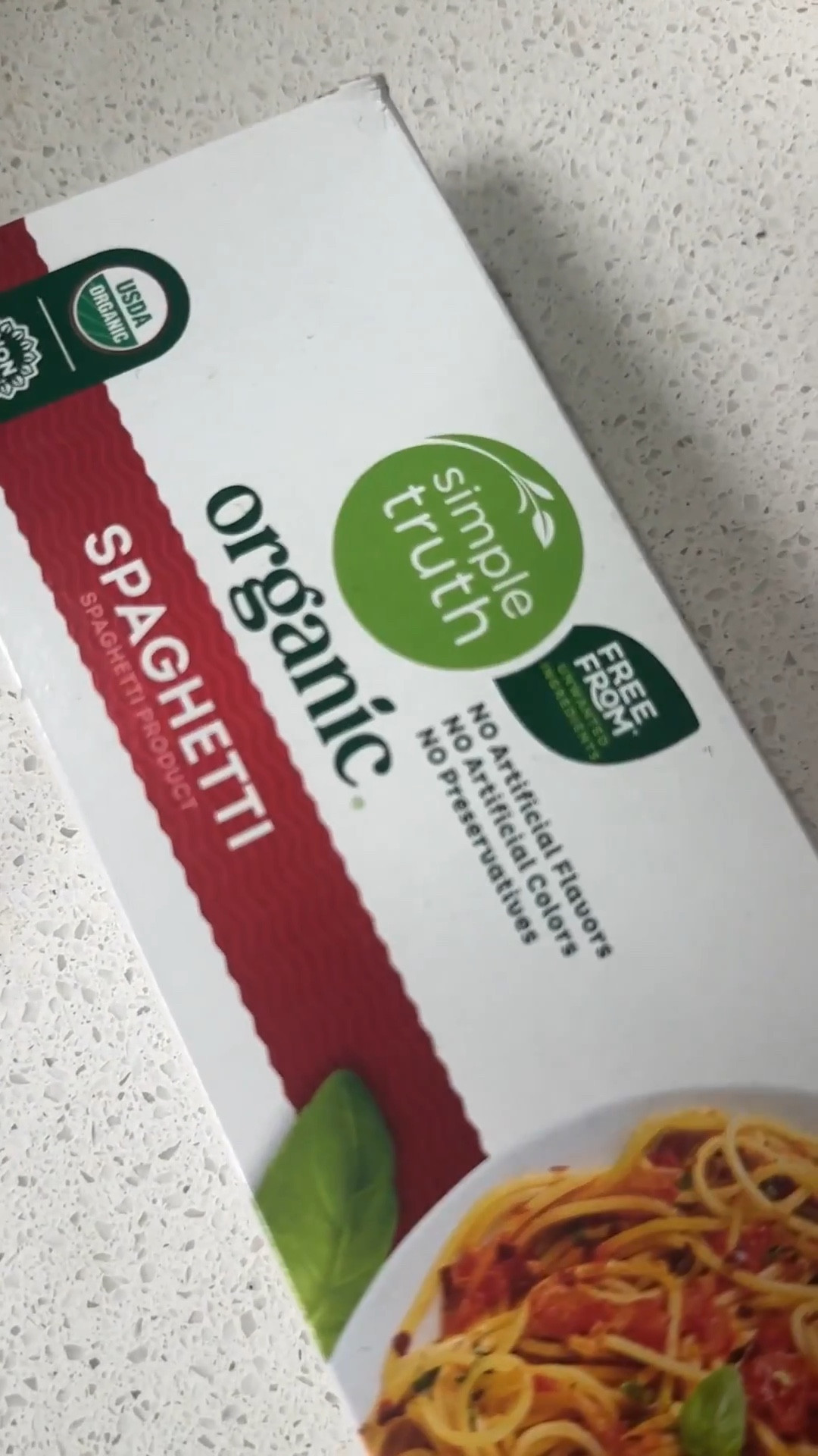 Today I decided to make my dinner while I ate my breakfast to avoid the procrastination that turns into me running late, I was still late 🙃

I decided to make Alfredo chicken pasta, using the organic Simple Truth Spaghetti noodles and plant based Alfredo sauce from Kroger!

#LTKFindsUnder50 #LTKHome #LTKFamily