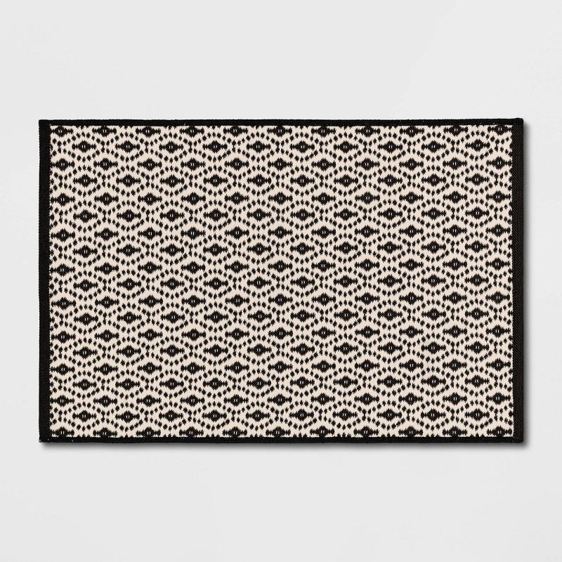 2'x3' Indoor/Outdoor Reversible Scatter Black - Sun Squad™ | Target