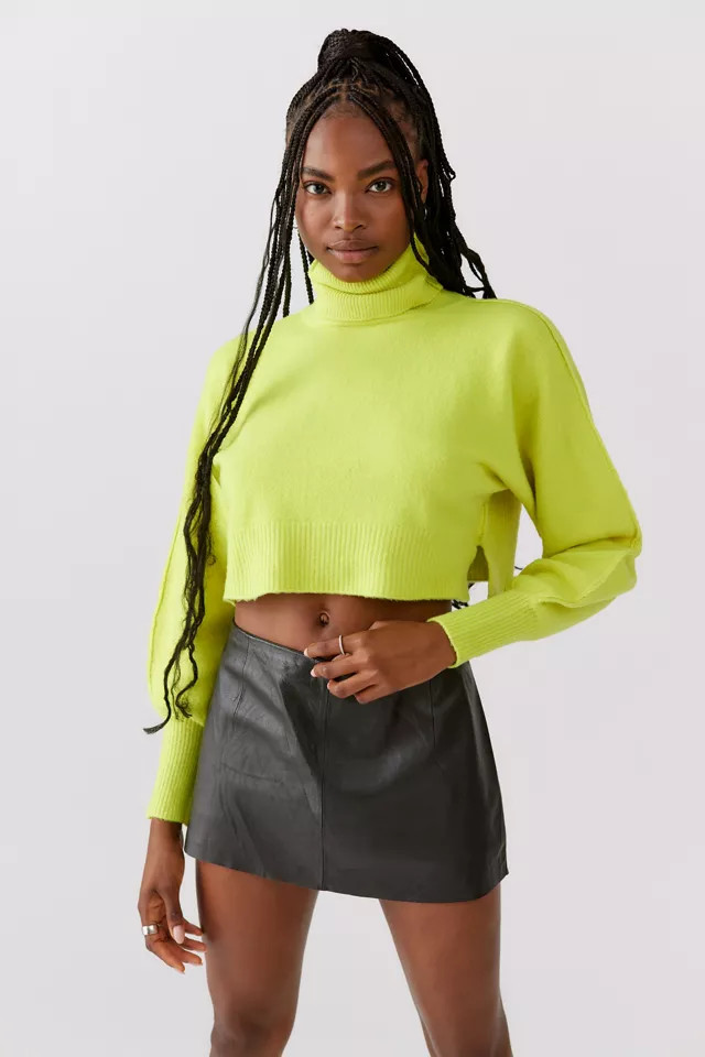 UO Finley Cropped Turtleneck Sweater | Urban Outfitters (US and RoW)