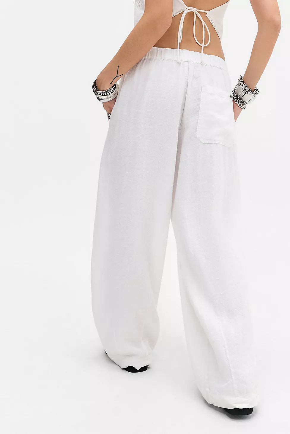 BDG Bobbi Baggy Linen Cocoon Trousers | Urban Outfitters UK
