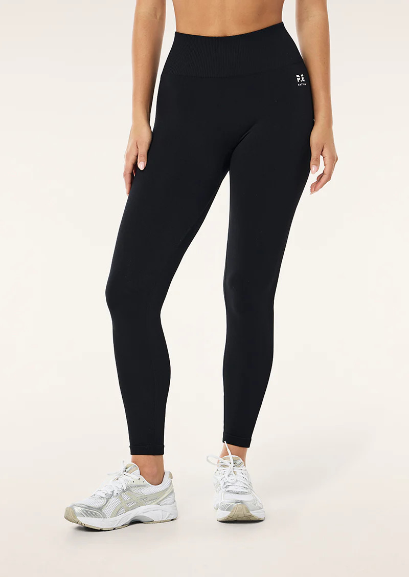 RESTORE SEAMLESS LEGGING IN BLACK | P.E Nation AU