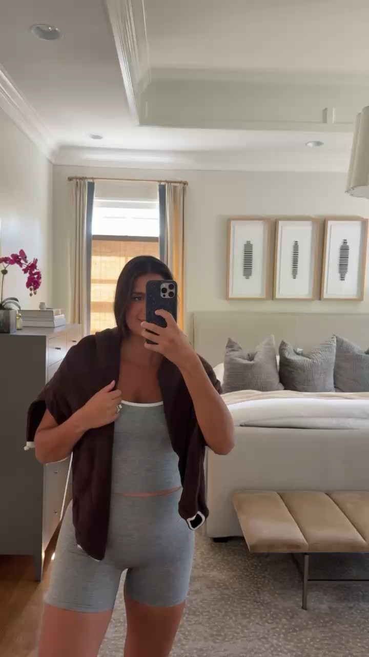 I love using a sweater over my shoulderssss!

Tts: medium

Fabletics, fabletics activewear, activewear, athleisure, fitness, mom fitness, mom activewear, maternity, bump friendly activewear, boy mom, grace white

#LTKgrwm #LTKootd #LTKfitnessgoals