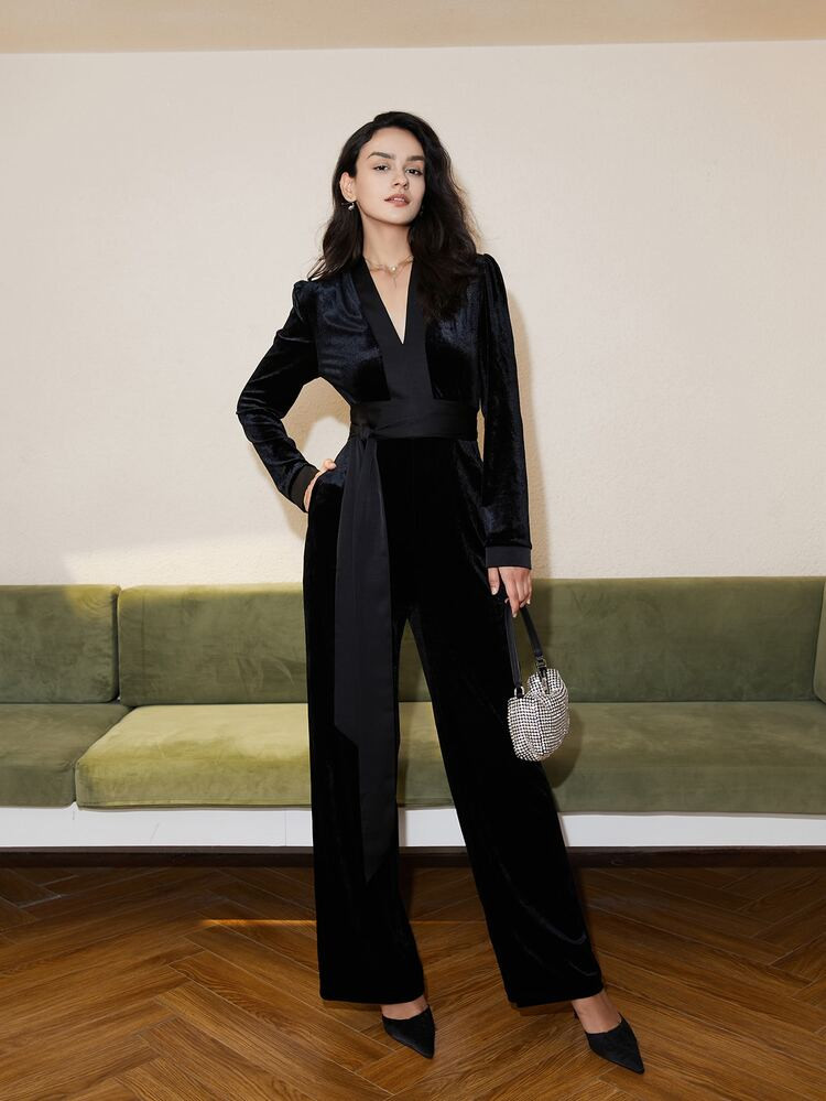 V Neck Belted Velvet Jumpsuit | SHEIN