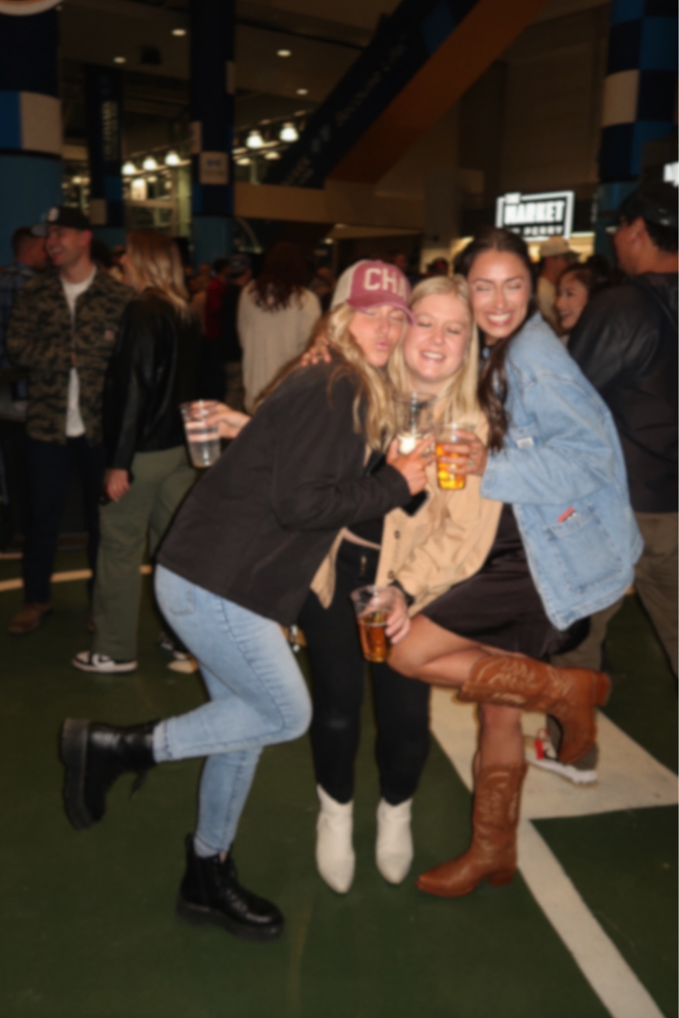 Denim jacket is old from pacsun (sold out) but linking similar 🫶🏼