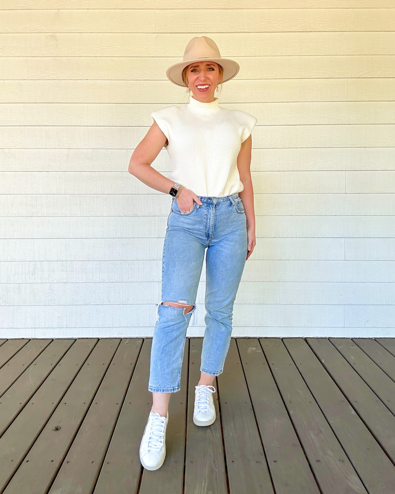 Warm fall outfit // sweater tank 

Wearing an XS in tank 







Abercrombie jeans 
Amazon fashion 
Amazon finds 
Sneakers 
Pumpkin patch outfit 
Casual outfit 


#LTKstyletip #LTKunder50 #LTKSeasonal