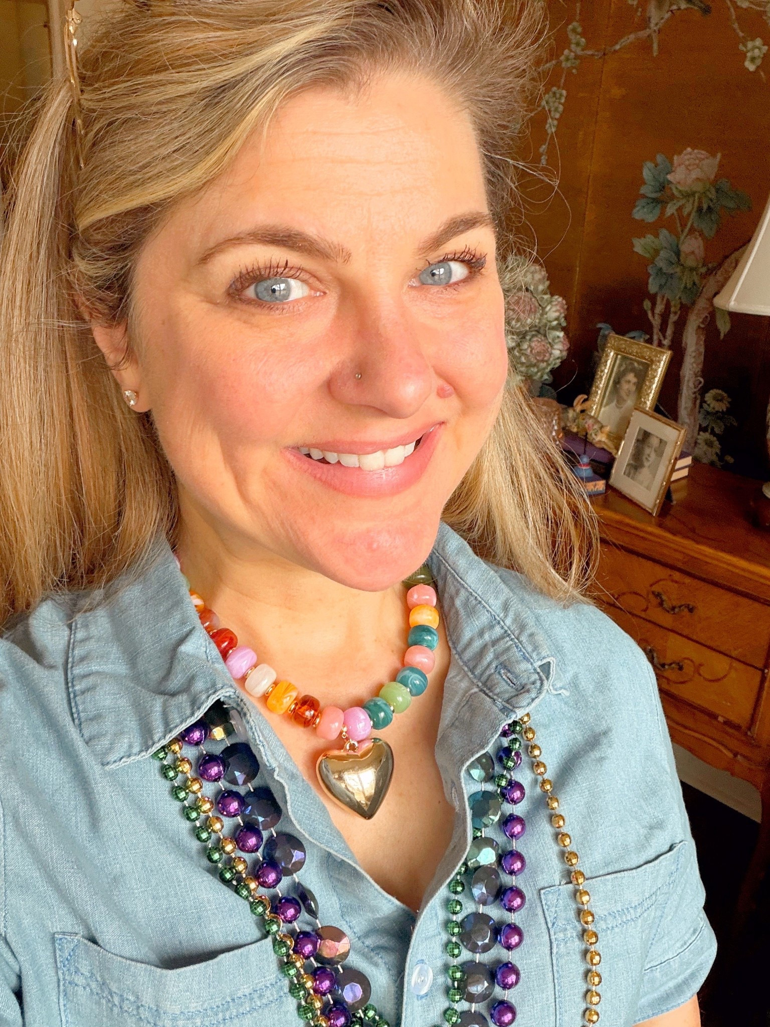 Let’s love and laissez les bons temps rouler! Happy 💕 Day! Happy Mrdi Gras! 💜💛💚