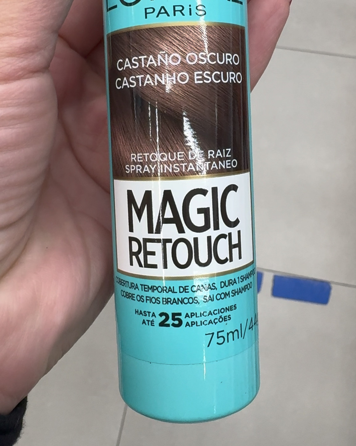 Mágic Retouch
Tonaliza a raiz dos cabelos
Ótimo para esconder os fios brancos e finalizar penteadas.
Cobre falhas de cabelo. 

#LTKwinter #LTKbrasil #LTKbeauty